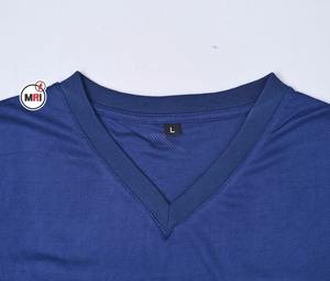 Camiseta de malla de fútbol personalizada al por mayor con serigrafía única OEM para camiseta cuadrada con cuello en V unisex - Product Image 2