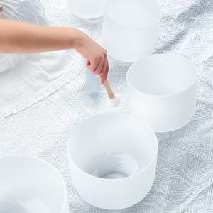 Set di Ciotole Sonore in Cristallo di Quarzo Bianco Naturale 99,99% per Terapia del Suono - Product Image 5