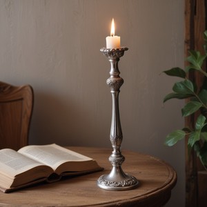 Bougeoir en métal vintage contemporain en forme de pilier en aluminium antique pour la décoration de la maison pour Noël - Product Image 5