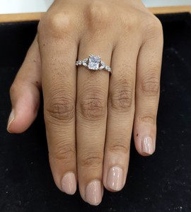 Elegante anillo de compromiso de corte radiante de oro sólido blanco de 14 quilates, hermoso diamante cultivado en laboratorio, regalo de aniversario de boda, anillos de diamantes - Product Image 6