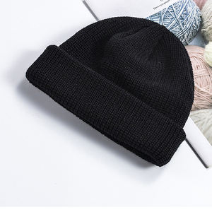 Bonnet haut de gamme avec logo brodé personnalisé Bonnet tricoté à froid Bonnet d'hiver Étiquette tissée extensible Bonnets en laine 100% - Product Image 5