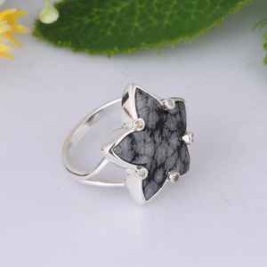 แหวนเงินสเตอร์ลิงลายเกล็ดหิมะออบซิเดียนทำมือดอกไม้ค็อกเทลเครื่องประดับอัญมณีโบฮีเมียนของขวัญสำหรับเธอ - Product Image 5