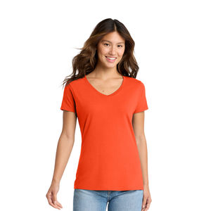 เสื้อยืดคอวีผู้หญิงสั่งทำโลโก้ขายส่ง ผ้าเนื้อนุ่ม สไตล์ลำลองใส่ได้ทุกวัน สีส้ม โรงงานผลิตเสื้อผ้า OEM - Product Image 1