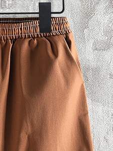 ชุดเซ็ตเสื้อยืดแขนสั้นและกางเกงขาสั้นสไตล์ฮิปฮอปคุณภาพสูงสำหรับผู้ชาย ชุดกีฬาฤดูร้อน รับสกรีนลายตามสั่ง ชุดคู่สำหรับผู้ชาย - Product Image 6