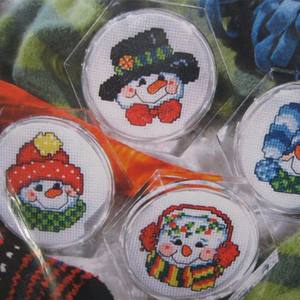 Round Shaped Acrylic <b>Drink</b> <b>Coasters</b> for Home and Office Use Crystal Clear Design to Protect Surfaces from Moisture and Stains - Product Image 4