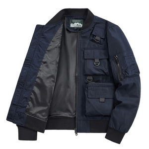 Chaqueta Bomber Varsity para Hombre con Múltiples Bolsillos Delanteros, Bolsillo con Cremallera en la Manga, Diseño Estilo Cargo, Forro de Satén - Product Image 5