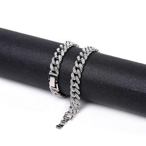 สร้อยข้อมือเพชรคิวบาที่สง่างามขายดีที่สุดสำหรับให้เป็นของขวัญหรือแฟชั่นและโอกาสพิเศษมีจำหน่ายในราคาที่ดีที่สุด - Product Image 3