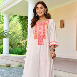 Kurtas blanc ensemble coton imprimé nouveau Design ethnique Kurta pantalon pour les fêtes de mariage indien à manches longues Reyon vente en gros - Product Image 1