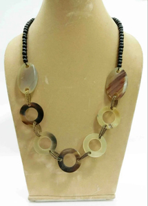 Collier en corne naturelle fait à la main pour femmes accessoire de mode de style vintage de qualité supérieure meilleur prix pour un mariage élégant - Product Image 4