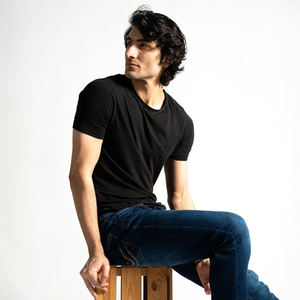 Jeans en denim décontractés pour hommes, respirants et durables, logo personnalisé, coupe flexible, support OEM, tissu polyester/coton - Product Image 2