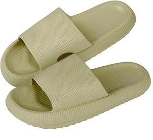 Vente en gros de nouveaux modèles de chaussons slides pour femmes pantoufles en PVC souple caoutchouc antidérapant avec impression personnalisée pour femmes et filles - Product Image 3