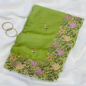 Sari VASTRA COTTAGE Star Georgette avec broderie multi-fils, travail de découpe et chemisier brodé assorti – Tenue de soirée de créateur - Product Image 1