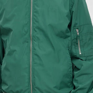 Venta al por mayor de chaqueta de bombardero de béisbol de seda satinada con logotipo personalizado de moda de calle Varsity Coat OEM - Product Image 5