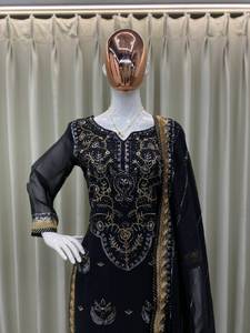 PRECIOSO TOP CON SECUANCE BORDADO TRABAJO Y PANTALÓN CON DUPATTA - Product Image 2