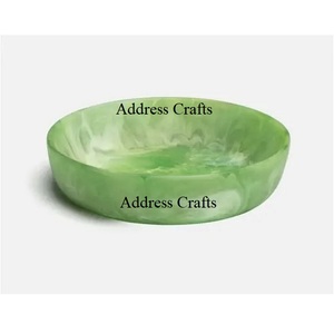 Bol décoratif minimaliste en résine vert sauge et blanc avec tourbillon bol décoratif artisanal pour la décoration intérieure bol à salade en résine vente en gros - Product Image 6