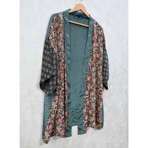 Kimono court en soie patchwork pour femmes, veste en soie bohème faite à la main, robe d'été légère - Product Image 2