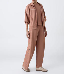 Conjunto Deportivo Personalizado al por Mayor para Mujer, Sudadera con Capucha y Cremallera y Pantalones Deportivos, Elegante Conjunto de Dos Piezas Cálido para Otoño e Invierno - Product Image 4