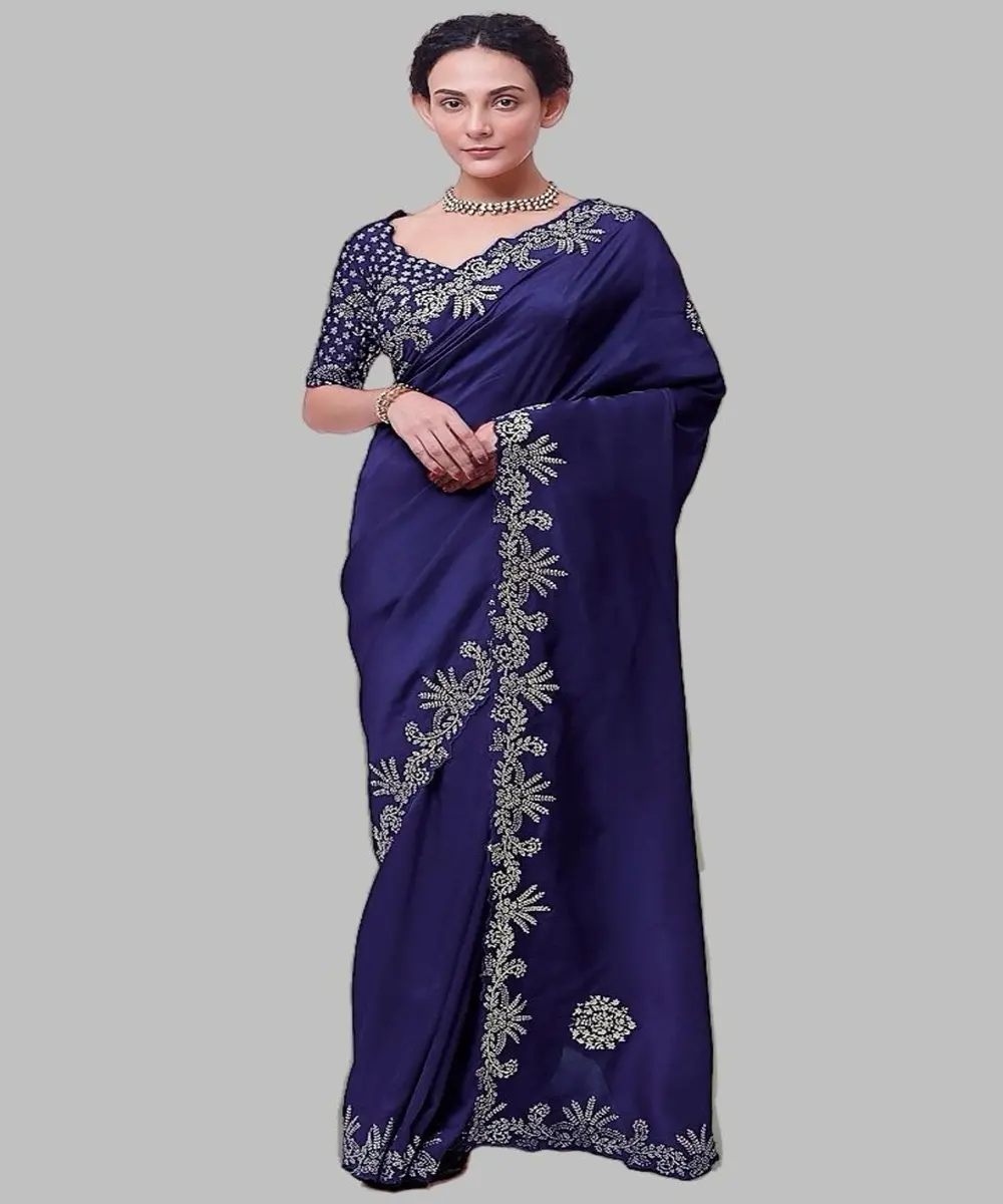 Sofisticato abbigliamento da festa in raso Banarasi Saree Surat, ideale per aggiungere eleganza alle occasioni formali