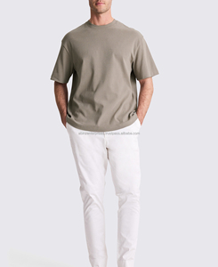 T-shirts en coton OEM ODM Hommes Femmes Logo personnalisé disponible Tissu de haute qualité idéal pour Streetwear à la mode et style décontracté - Product Image 5