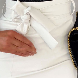 2025 toptan Faux deri Mini etek ile kemer ve fermuar-yarık kadınlar için seksi-Clubwear deri etekler