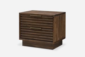 Table de chevet en bois foncé avec tiroirs texturés et poignées dorées - Product Image 2