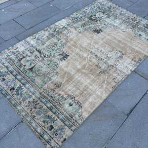 Alfombra Turca Vintage, Alfombra de Lana con Diseño Floral Azul, Medidas 3.8x6.6 pies (115x202 cm) - Product Image 2