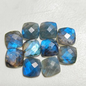 Magnifique pierre précieuse en labradorite bleue chatoyante, taillée carrée, 10x10mm, changeante de couleur, naturelle, Mehrajudin Gems, cadeau pour maman - Product Image 1