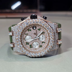 Montre de luxe de qualité supérieure avec cadran de 41 mm, bracelet en caoutchouc vert, mouvement automatique, diamant moissanite, disponible à la vente - Product Image 2