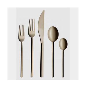 Ensemble de couverts avec logo personnalisé, prix de gros, cuillère, fourchette, couteau à long manche carré incroyable, style design vintage et royal - Product Image 3