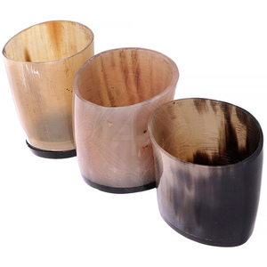Verre à whisky en corne naturelle, classique pour boire du bourbon, tasse faite à la main avec base en bois et produit en vente chaude - Product Image 1