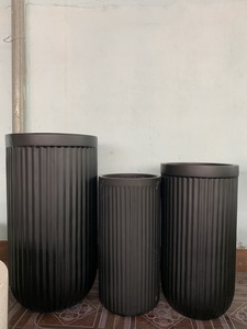 Design moderne Vietnam nouvelle arrivée usine vente directe poids léger extérieur gris en fibre de verre pot en argile jardinière - Product Image 2