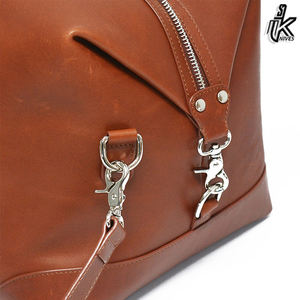 Nouveauté Sac de sport à bandoulière en cuir unisexe avec sangle Grande capacité Bagages de voyage Fermeture à glissière tendance - Product Image 3