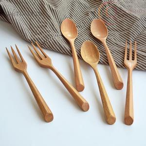 Ensemble de couverts en bois élégant, réutilisables et biodégradables, parfaits pour les repas à la maison, le déjeuner au bureau et les pique-niques - Product Image 5