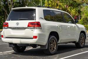 Cruiser Heritage Edition 2021, moteur V8 de 5,7 litres, transmission intégrale, série 200, année finale - Product Image 4