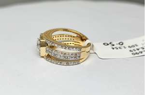 Anillo de Compromiso de Lujo con Halo, Chapado en Oro Amarillo de 14K y Rodio, Combinación de Diamantes Naturales, Certificado IGI, Disponible para Exportación - Product Image 4