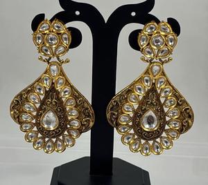 Hermosos Aretes Kundan Chapados en Oro de la Mejor Calidad, Estilo Tradicional, Colección para Bodas y Fiestas, para Mujeres y Niñas - Product Image 1