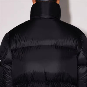 Chaqueta acolchada negra de gran tamaño con cuello alto, abrigo de burbujas ultra cálido, estilo callejero para una tarifa premium al por mayor - Product Image 4