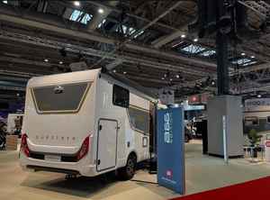 Autocaravana de Alta Calidad con Amplio Espacio de Vida para Acampar y Viajar en Auto - Product Image 3