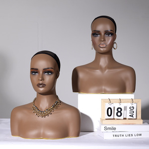 Mannequin de tête de perruque style européen-américain, teint noir, demi-corps en PVC, support de mannequin féminin réaliste pour coiffure - Product Image 2