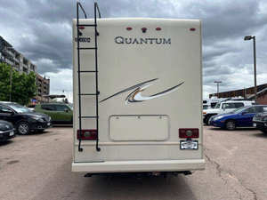 Autocaravana de Lujo Usada Thorr Motor 2022 Quantum Sprinter, Emisión Euro 5, Capacidad para 4-6 Pasajeros, Piso Acrílico, para Campamentos - Product Image 6