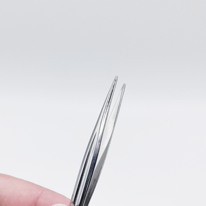 Pinzas profesionales para cejas con acabado pulido de la mejor calidad con punta puntiaguda para dar forma a las cejas - Product Image 4