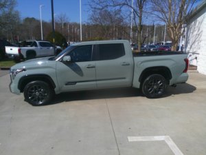 Toyota Tundra 4WD Platinum d'occasion propre 2024 - Product Image 5