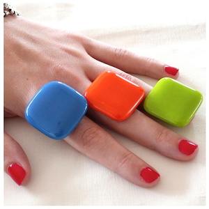 Conjunto de anillos de resina cuadrados coloridos personalizados a la moda, joyería llamativa para mujer, accesorios de moda gruesos brillantes divertidos - Product Image 1