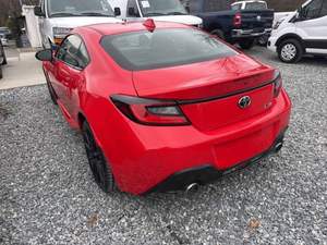 GR86 Base 2024, nouvelle berline automatique R20, intérieur foncé, caméra, turbo, à vendre - Product Image 5