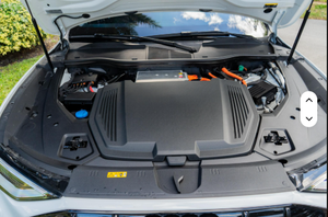 รถยนต์มือสองปี 2021 ออดี้ อีทรอน สปอร์ตแบ็ค พรีเมียม พลัส ดูอัลมอเตอร์ ขับเคลื่อนสี่ล้อ ระบบกันสะเทือนแบบปรับได้อัตโนมัติ ไม่ได้ดัดแปลง - Product Image 6