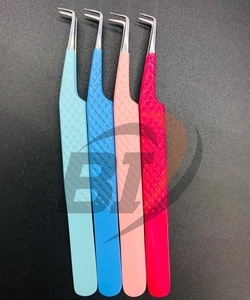 Pince à épiler professionnelle de haute qualité pour extensions de cils, en acier inoxydable, à pointe lisse, avec prise diamantée à 90 degrés, testée à la main, pour volume - Product Image 2