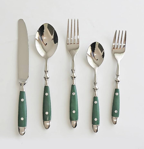 ชุดช้อนส้อมพร้อมที่จับเรซินสำหรับห้องครัวและงานแต่งงาน - Product Image 5