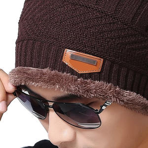 Gorros unisex cálidos y elegantes hechos de acrílico suave, perfectos para ropa de invierno, moda informal o marca promocional - Product Image 5