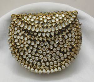 Cierre de solapa de embrague de diseño indio tradicional metálico hecho a mano forro de seda portátil duradero plegable para uso de noche de boda - Product Image 6