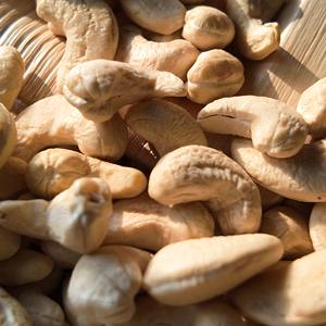 Venta Caliente de Nuez de Anacardo Blanca de Camboya, Grado W450, Fresca, Orgánica, 100% Natural, con Envasado al Vacío para Procesamiento de Alimentos - Product Image 4